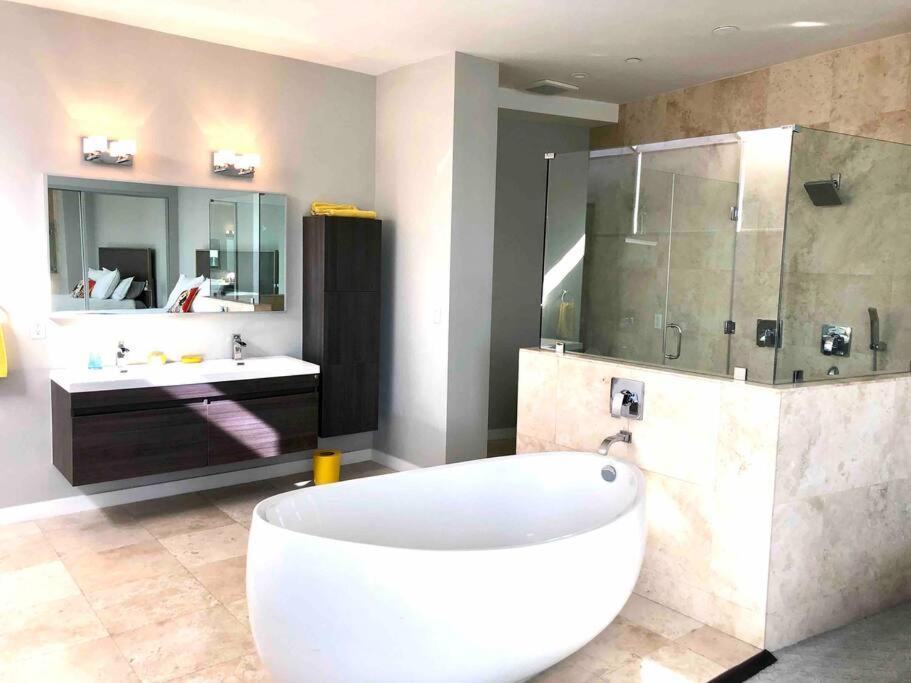 Apartment Penthouse Luxury, Dtla Views, Live-work Walk To Everything! Los Angeles