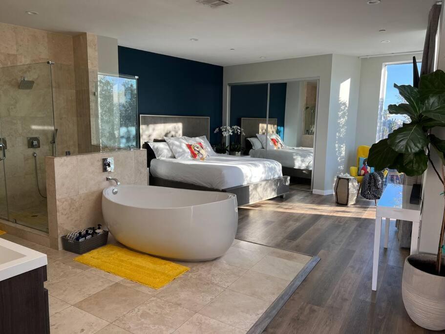 Penthouse Luxury, Dtla Views, Live-work Walk To Everything! Apartment *