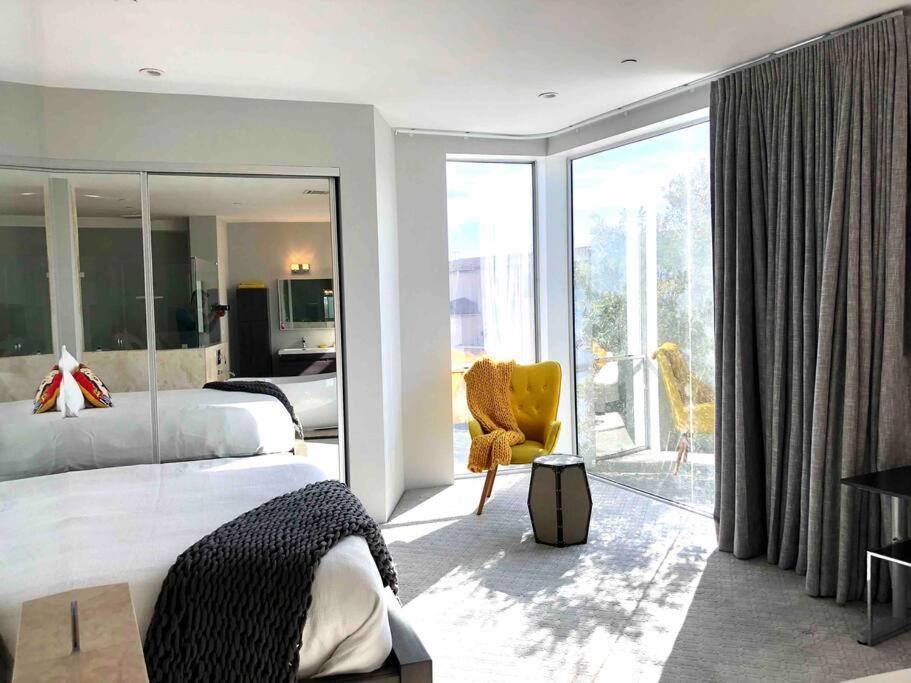 Penthouse Luxury, Dtla Views, Live-work Walk To Everything! Apartment